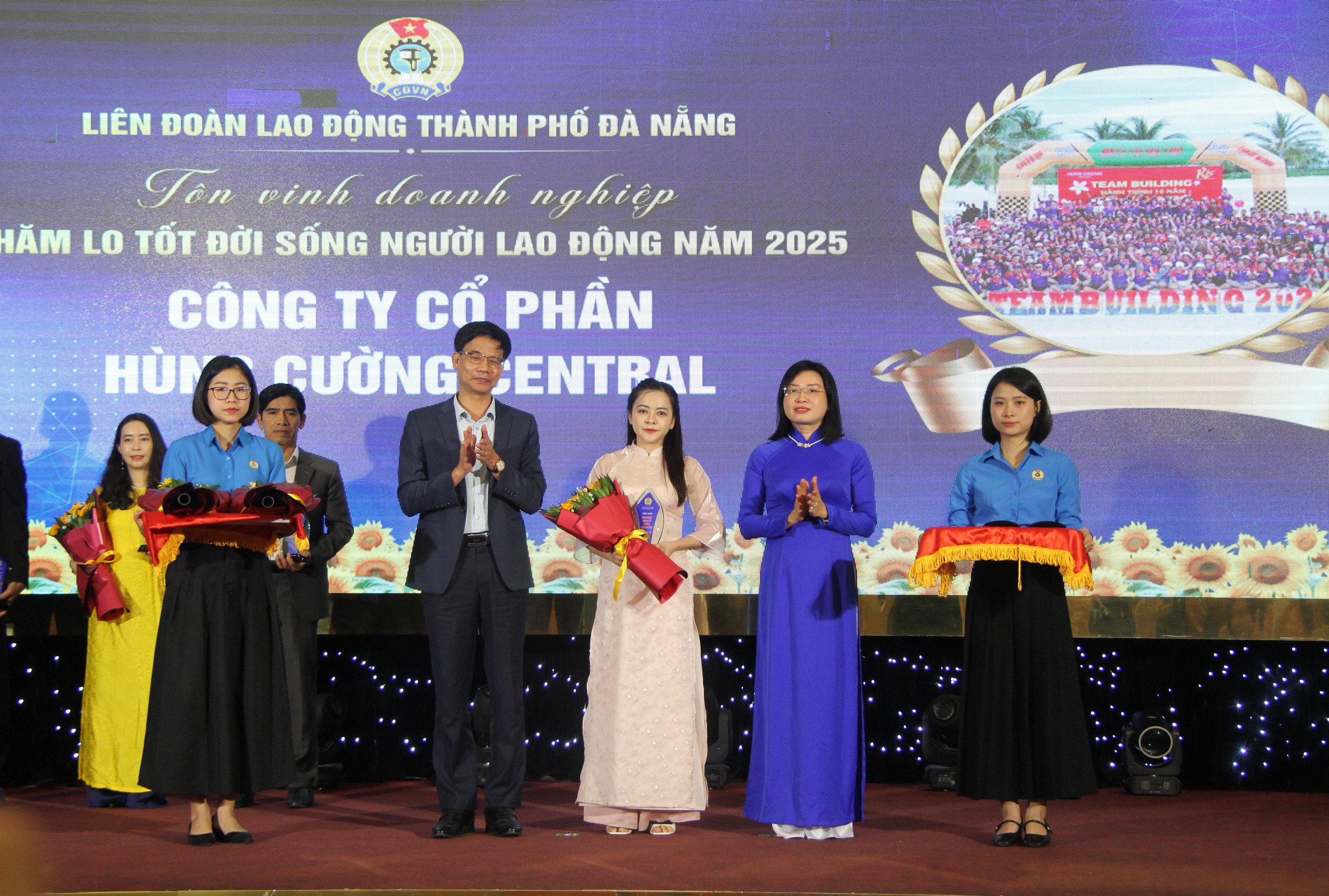 Công đoàn Đà Nẵng: Hơn 133 tỉ đồng hỗ trợ người lao động, tôn vinh 56 doanh nghiệp tiêu biểu - Ảnh 4.
