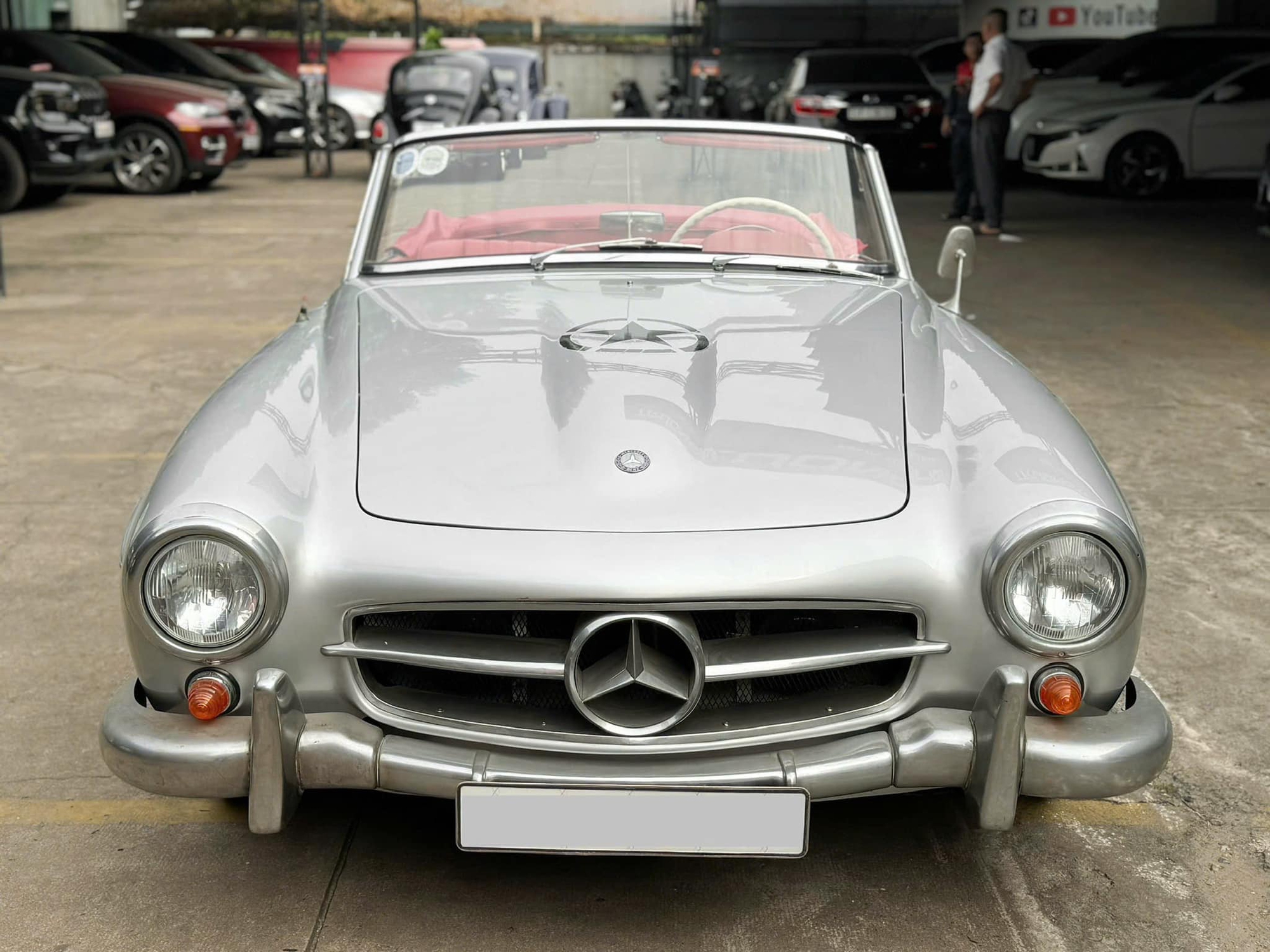 Hàng hiếm Mercedes-Benz 190 SL giá 13 tỷ đồng lên sàn: ‘Món đồ chơi’ cùng gu với ông Đặng Lê Nguyên Vũ, cả Việt Nam chỉ có vài chiếc- Ảnh 5.