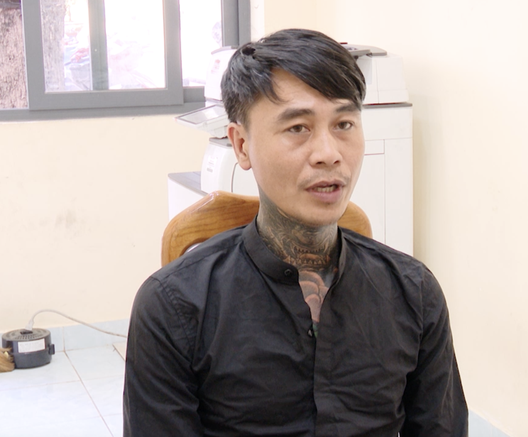 Lê Phong Gia Lai đi chùa, nói đạo lý nhưng cầm đầu đòi nợ trá hình- Ảnh 1.