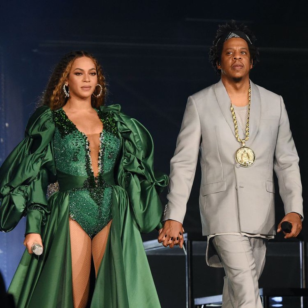 Beyoncé Knowles chính thức gia nhập câu lạc bộ nghệ sĩ tỷ phú USD - 3