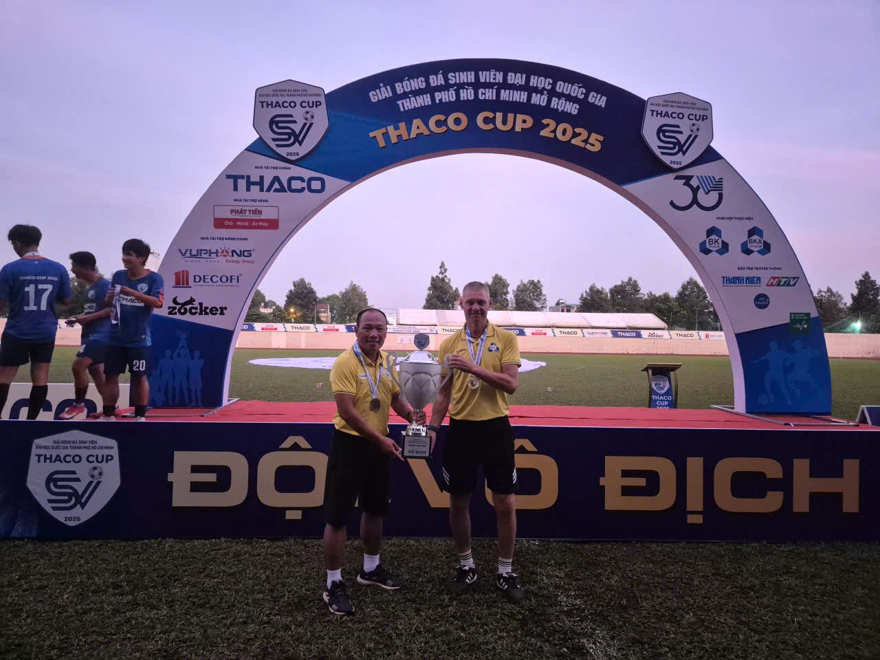 Trường ĐH Bách khoa - ĐHQT TP.HCM có trợ lý HLV Tây: Như hổ thêm cánh!- Ảnh 4. Trường ĐH Bách khoa - ĐHQT TP.HCM có trợ lý HLV Tây: Như hổ thêm cánh!- Ảnh 4.