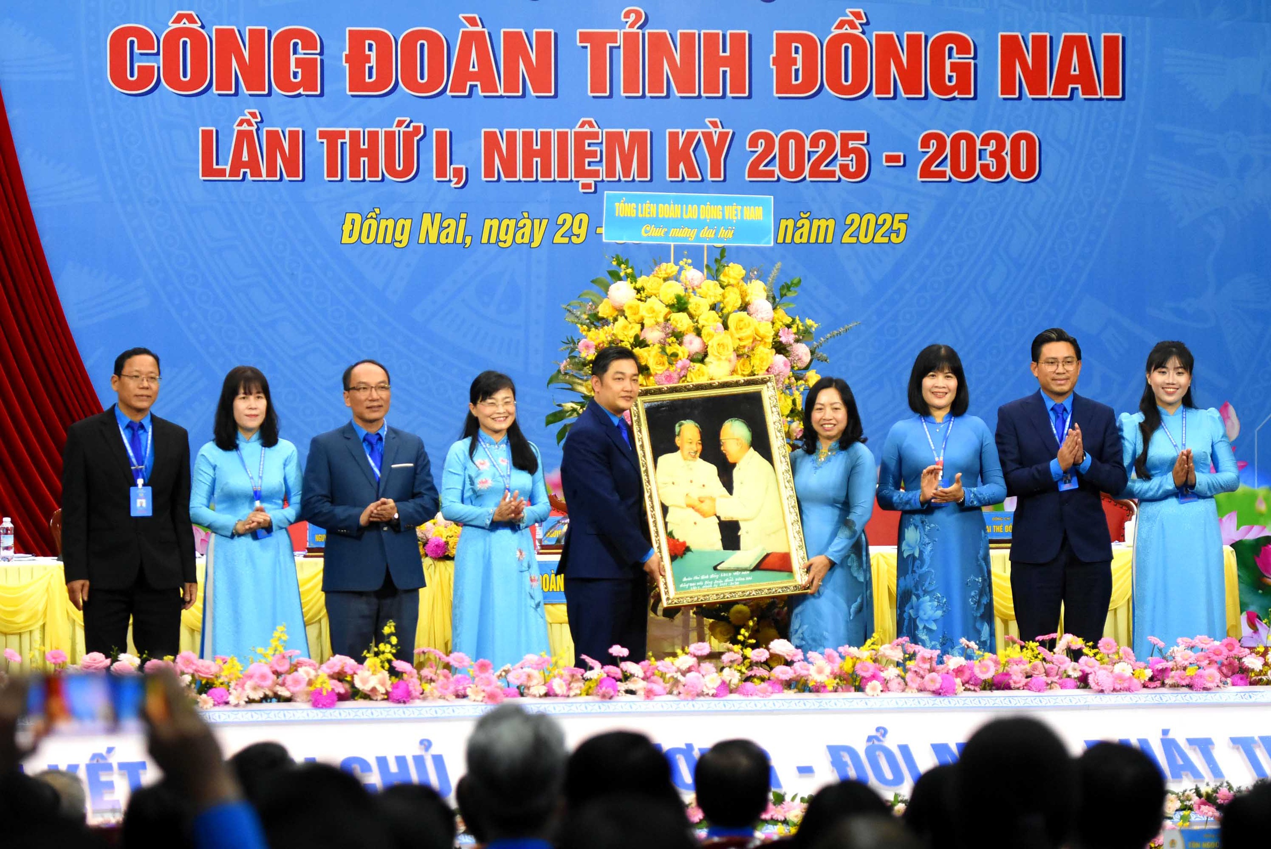 Ông Nguyễn Quốc Dũng tiếp tục làm Chủ tịch Liên đoàn Lao động tỉnh Đồng Nai 3 Ông Nguyễn Quốc Dũng tiếp tục làm Chủ tịch Liên đoàn Lao động tỉnh Đồng Nai - Ảnh 3.