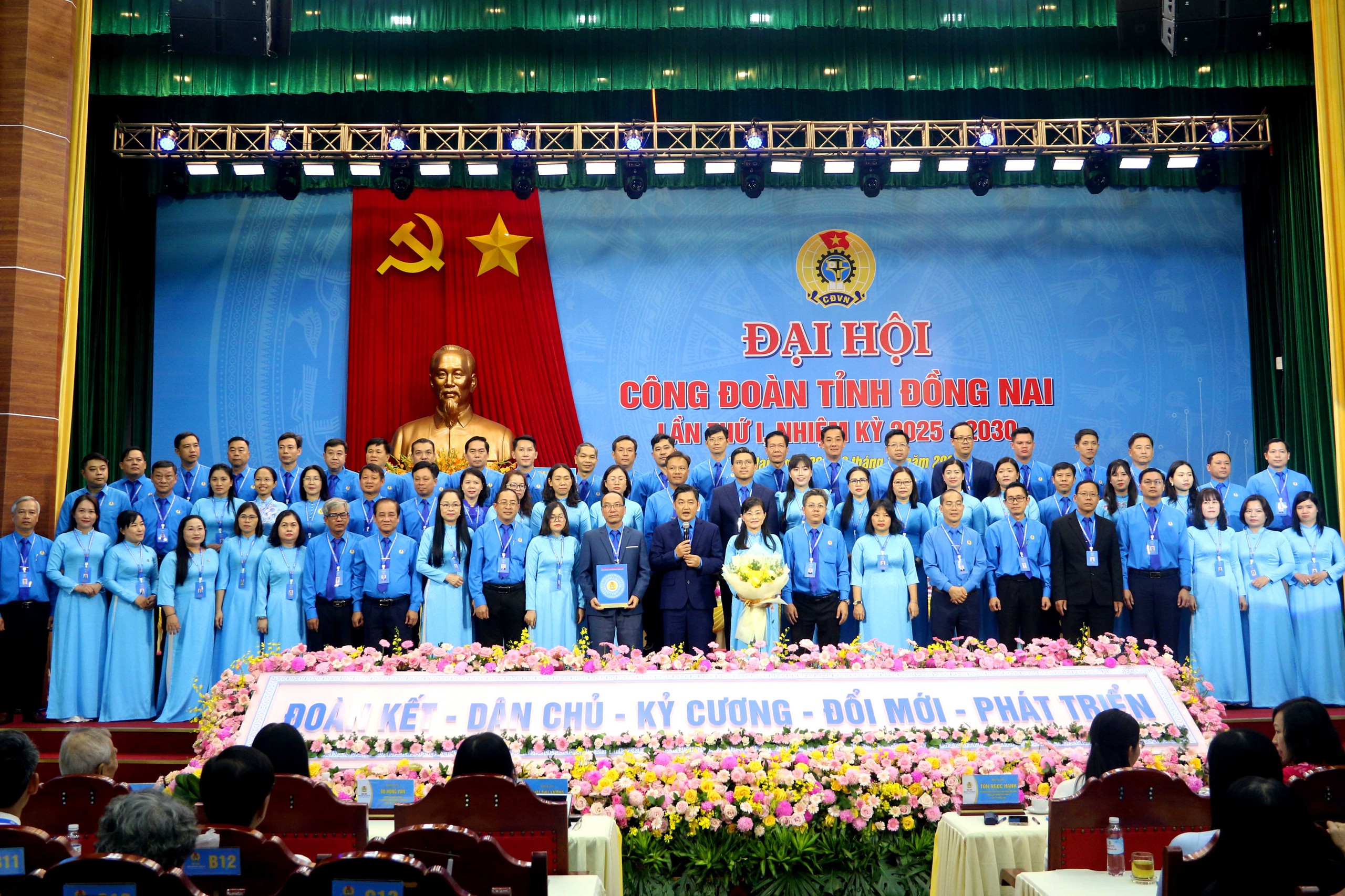 Ông Nguyễn Quốc Dũng tiếp tục làm Chủ tịch Liên đoàn Lao động tỉnh Đồng Nai 2 lao động - Ảnh 2.