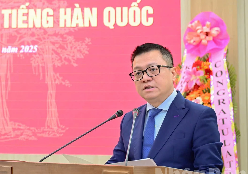 Ông Lê Quốc Minh, Tổng Biên tập Báo Nhân Dân, Phó Trưởng Ban Tuyên giáo và Dân vận Trung ương, Chủ tịch Hội Nhà báo Việt Nam. Ảnh: NHÂN DÂN khai-truong-bao-nhan-dan-dien-tu-tieng-han-quoc-2.jpg