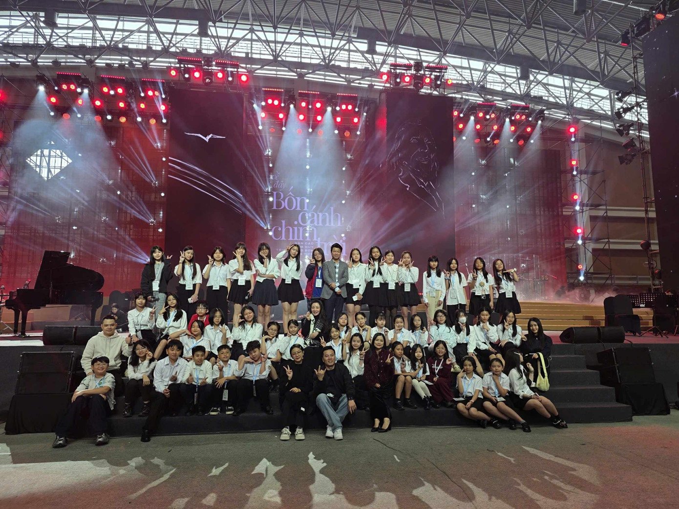 Dàn hợp xướng 50 học sinh ở Hà Nội sốc tâm lý sau vụ hủy đêm nhạc - 2