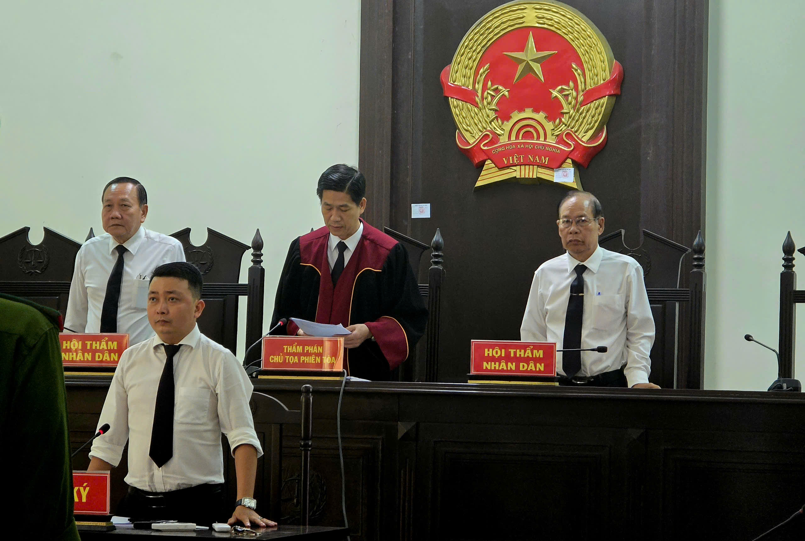 Tuyên án cựu phó giám đốc Sở VH-TT-DL Vĩnh Long vụ án “năng khiếu dự bị”- Ảnh 2. Tuyên án cựu phó giám đốc Sở VH-TT-DL Vĩnh Long vụ án “năng khiếu dự bị”- Ảnh 2.