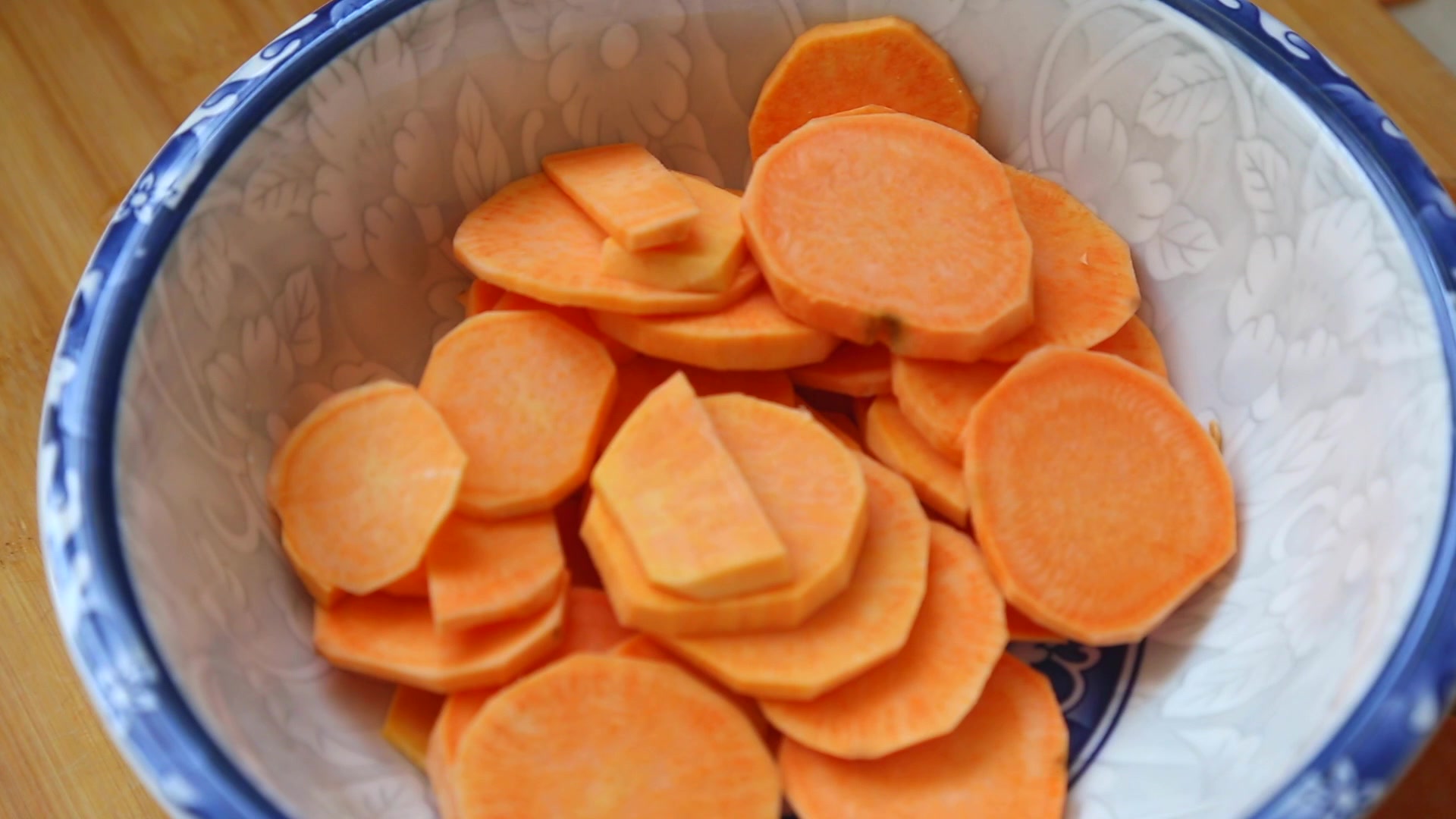 Ngoài nướng thì có 4 cách chế biến khoai lang ngon và độc đáo: Làm siêu nhanh có thể dùng ăn sáng, trưa hoặc bữa xế- Ảnh 19.