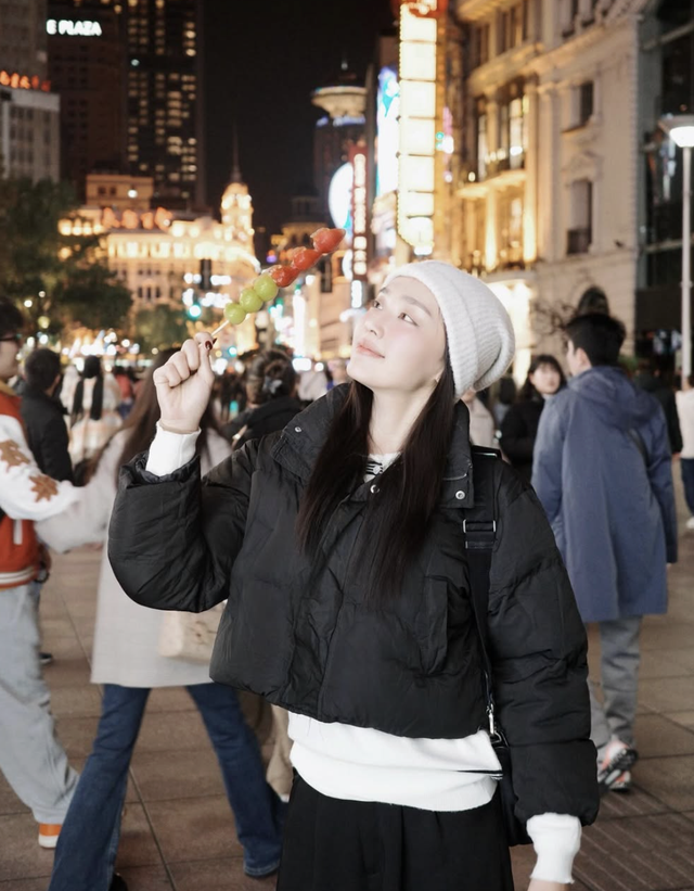 Áo khoác dáng ngắn và bí quyết phối đồ gọn gàng, thời thượng 3 Áo khoác dáng ngắn và bí quyết phối đồ gọn gàng, thời thượng - Ảnh 3.