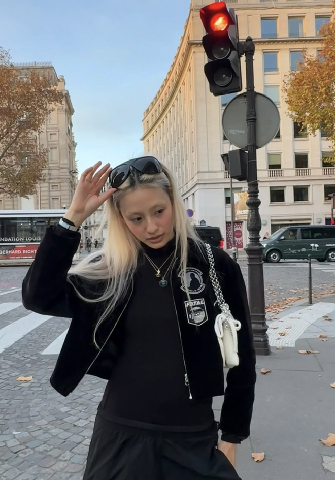 Áo khoác dáng ngắn và bí quyết phối đồ gọn gàng, thời thượng 5 Áo khoác dáng ngắn và bí quyết phối đồ gọn gàng, thời thượng - Ảnh 5.