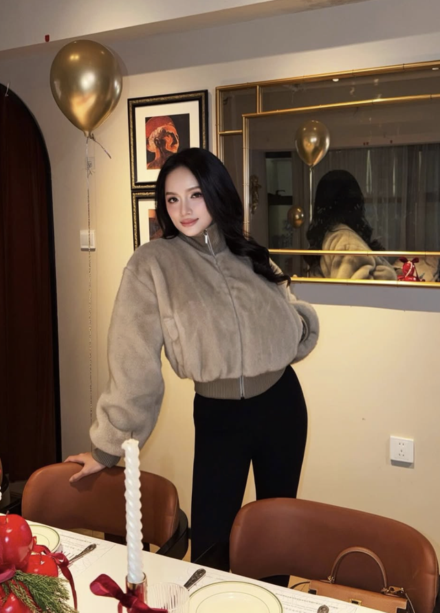 Áo khoác dáng ngắn và bí quyết phối đồ gọn gàng, thời thượng 7 Áo khoác dáng ngắn và bí quyết phối đồ gọn gàng, thời thượng - Ảnh 7.