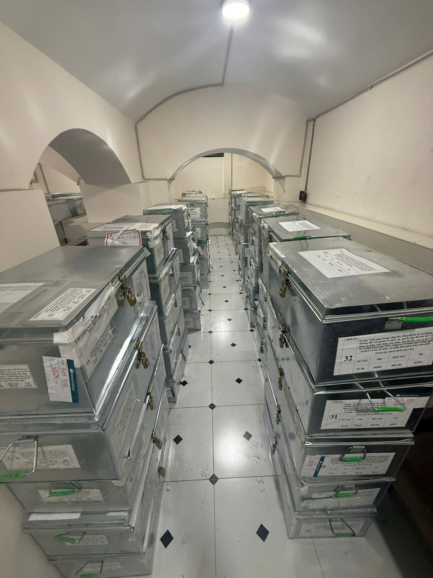 Kho tài liệu chứa 1,5 triệu bút lục vụ án liên quan công ty kiểm định sữa giả Hiup, kẹo Kera- Ảnh 3.