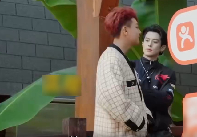 “Anh sếp showbiz” tăng lên gần 100kg hậu say đắm nàng thơ gen Z- Ảnh 3. “Anh sếp showbiz” tăng lên gần 100kg hậu say đắm nàng thơ gen Z- Ảnh 3.