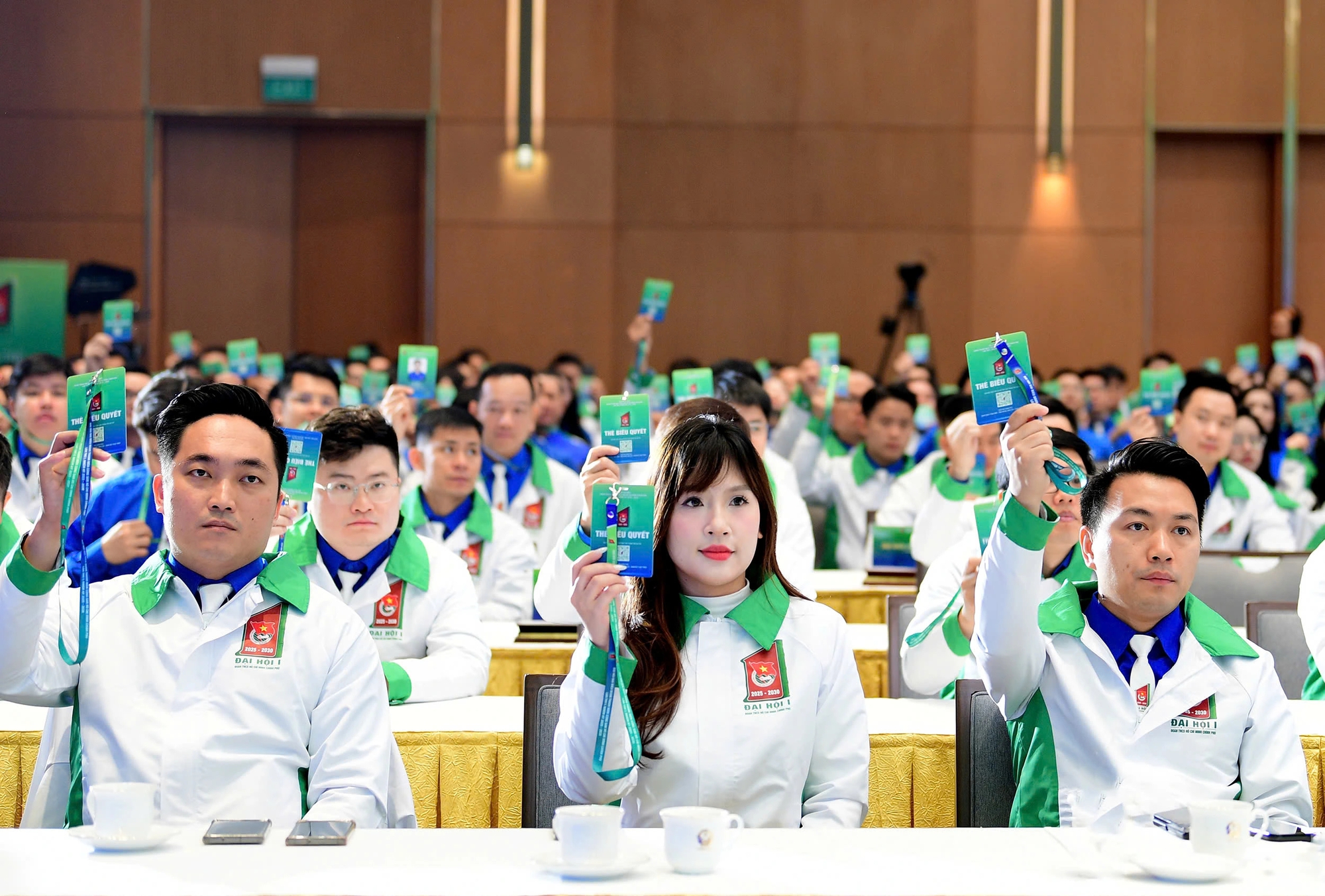 Thủ tướng Phạm Minh Chính chia sẻ suy nghĩ của mình với thanh niên Chính phủ- Ảnh 3.