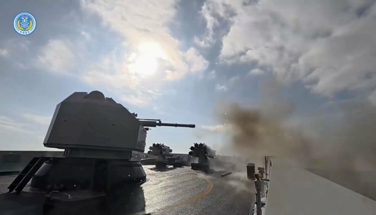 Trung Quốc tiếp tục tập trận quanh Đài Loan ngày thứ hai, hàng không tê liệt - Ảnh 2.