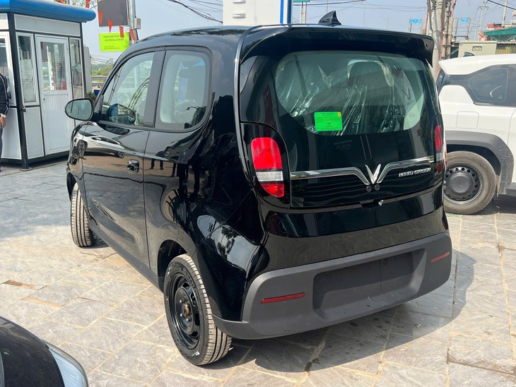 'VinFast Minio Green vẫn cân tốt người cao 1,80m' 3 VinFast Minio Green - Ảnh 3.