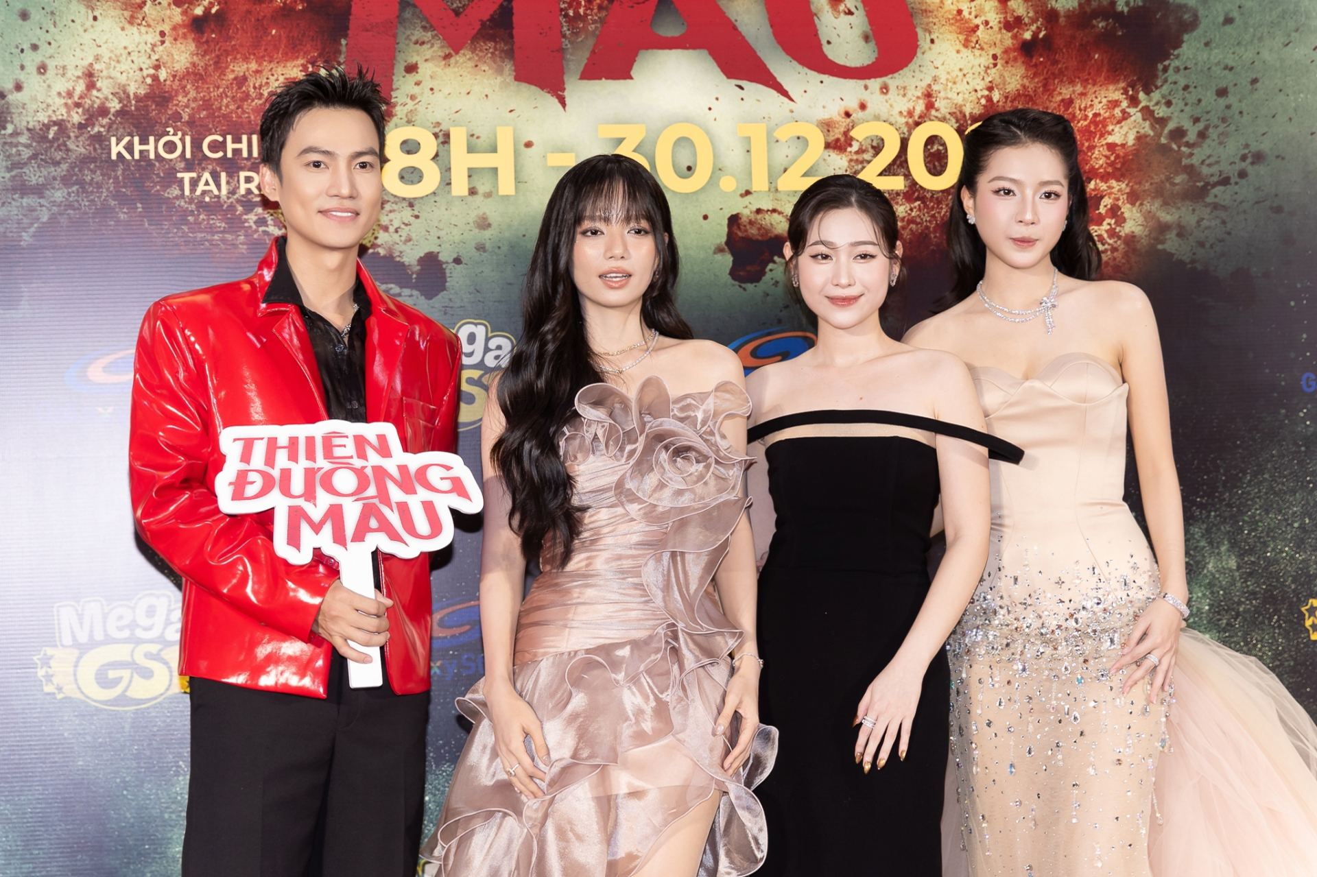 Ai đó hãy cứu lấy mỹ nhân Mưa Đỏ- Ảnh 4.