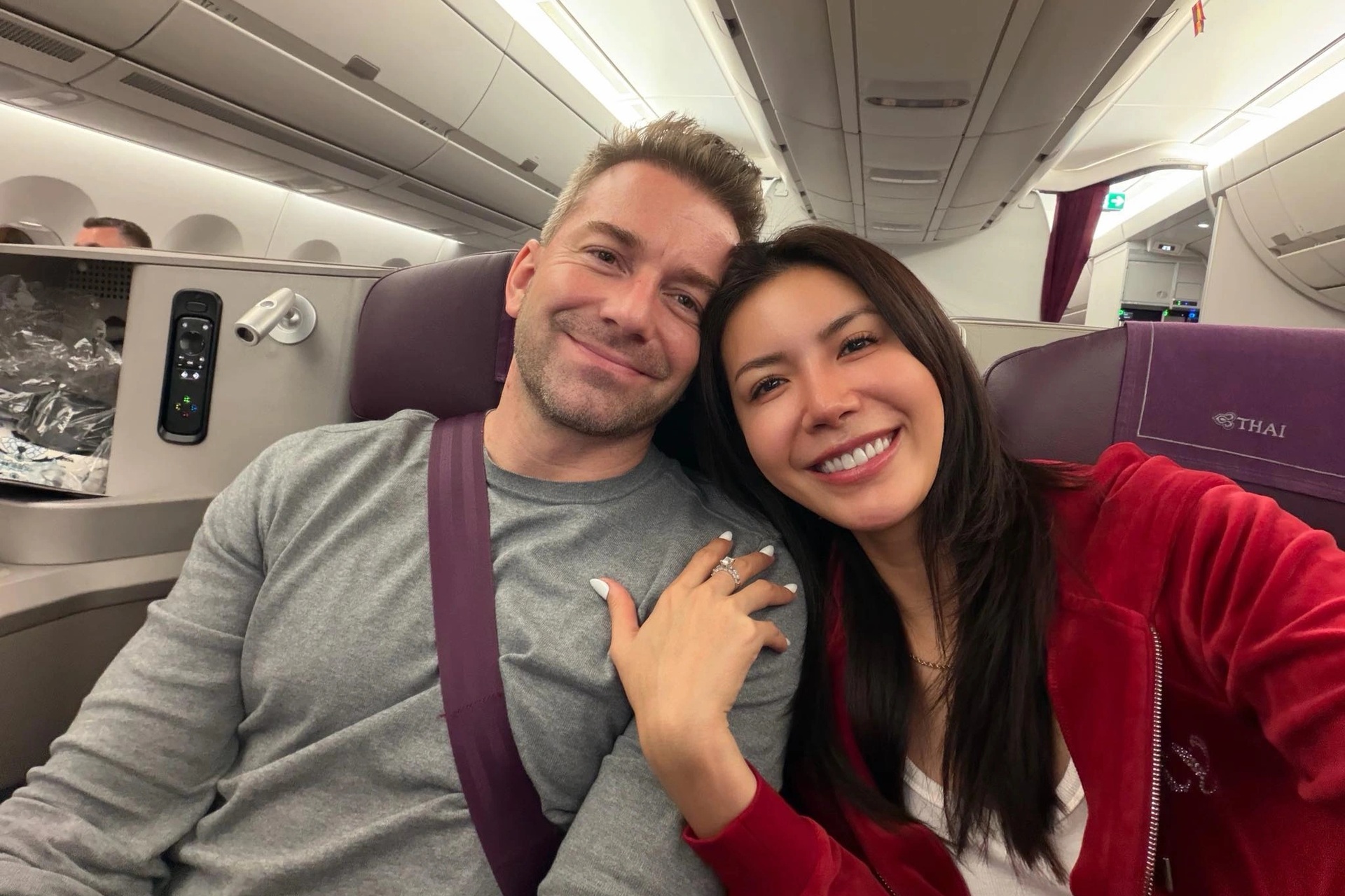 Siêu mẫu Minh Tú tổng kết năm sóng gió: Nhập viện liên tục, nợ nửa tỷ đồng - 6