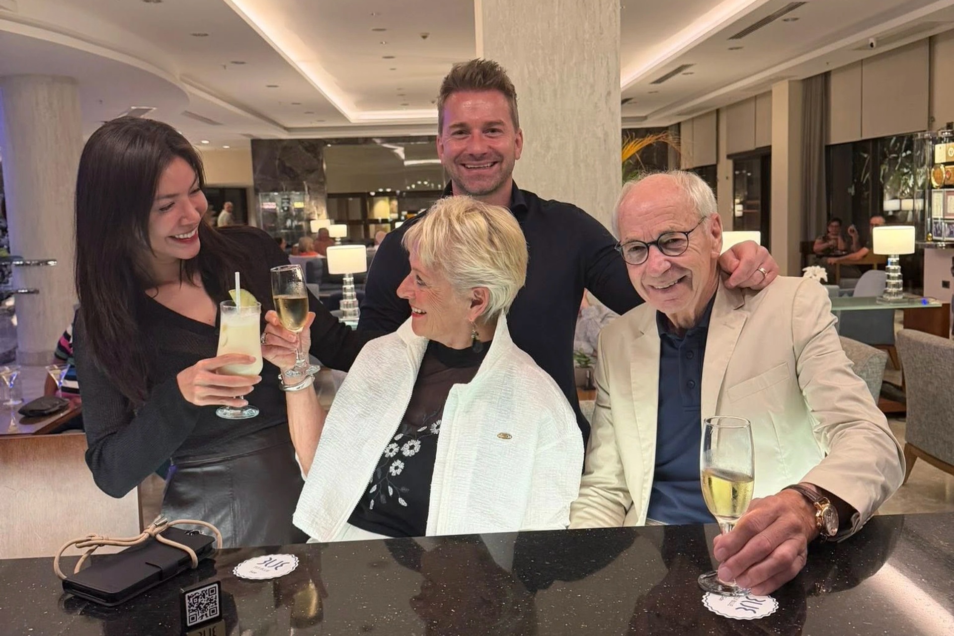 Siêu mẫu Minh Tú tổng kết năm sóng gió: Nhập viện liên tục, nợ nửa tỷ đồng - 7