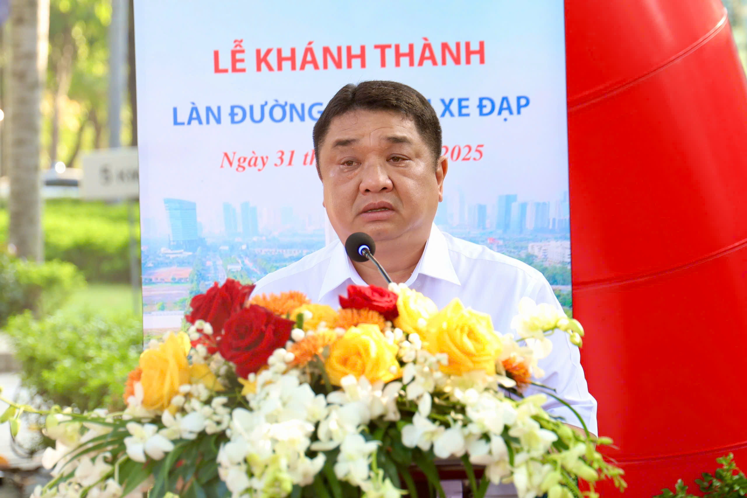 Hình ảnh làn ưu tiên xe đạp đầu tiên tại TPHCM ngày đầu vận hành 3 Làn xe đạp đầu tiên tại TPHCM trên đại lộ Mai Chí Thọ chính thức vận hành - Ảnh 3.