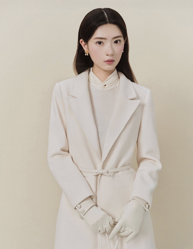 Diện đầm dài, khoác blazer chưa đủ, thêm thắt lưng mới thật sành điệu - Ảnh 9.