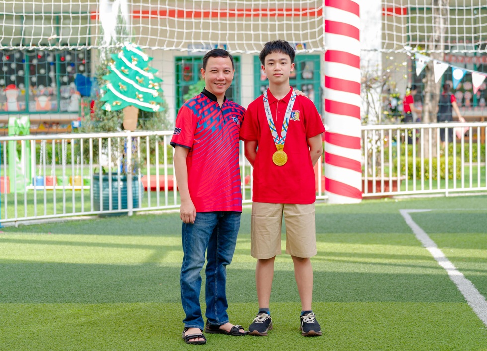 Lập kỳ tích lịch sử, cậu học trò lớp 11 thay bố… chạm vào giấc mơ - 9