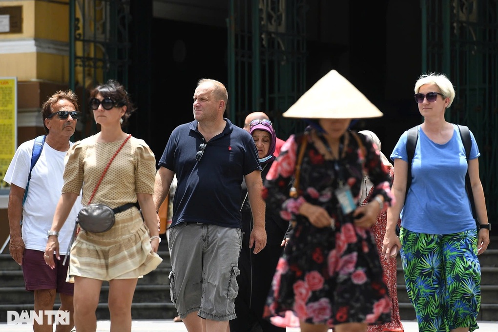 TPHCM cán mốc 260.000 tỷ đồng doanh thu du lịch năm 2025 - 3