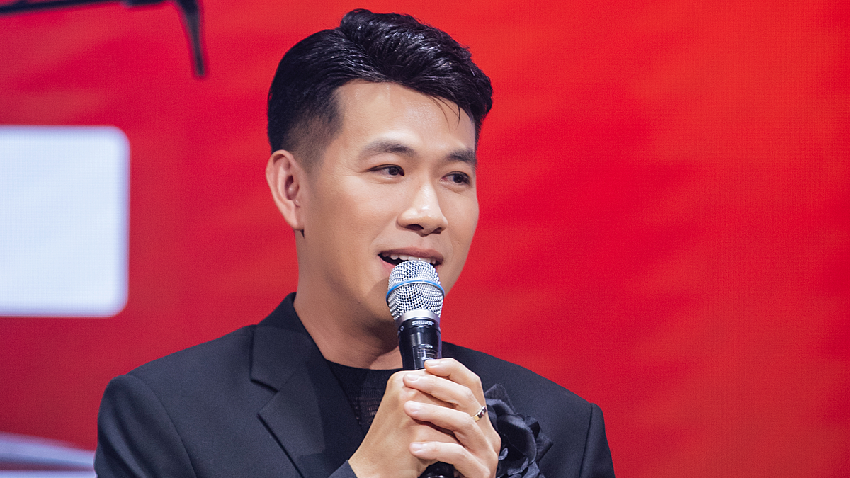 Hồ Trung Dũng hát "Anh không muốn nhớ em"