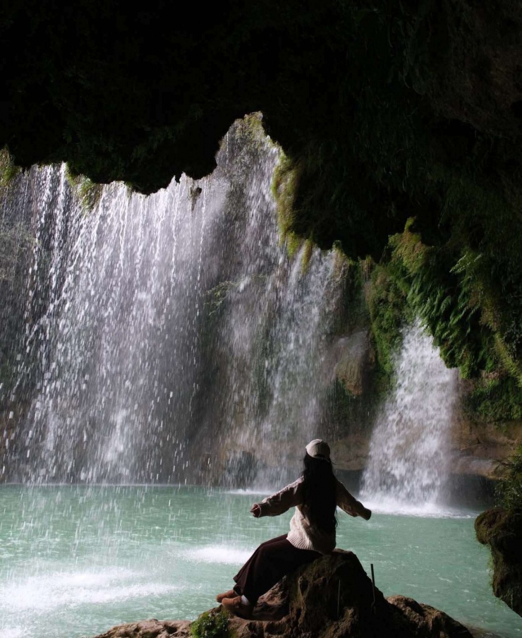 Thác 7 tầng Chiềng Khoa cũng là một trong những điểm đến check-in tuyệt đẹp của các bạn trẻ. Ảnh: FBNV