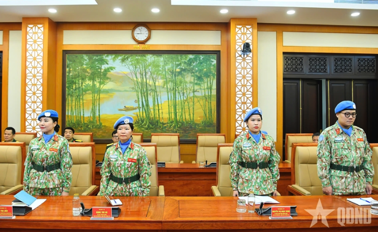 Trao quyết định cử sĩ quan đi làm nhiệm vụ gìn giữ hòa bình Liên Hợp quốc - Ảnh 2.