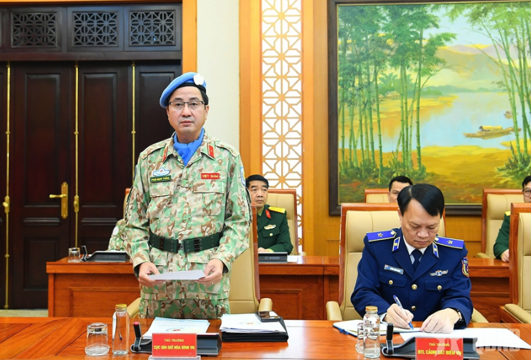 Trao quyết định cử sĩ quan đi làm nhiệm vụ gìn giữ hòa bình Liên Hợp quốc - Ảnh 4.