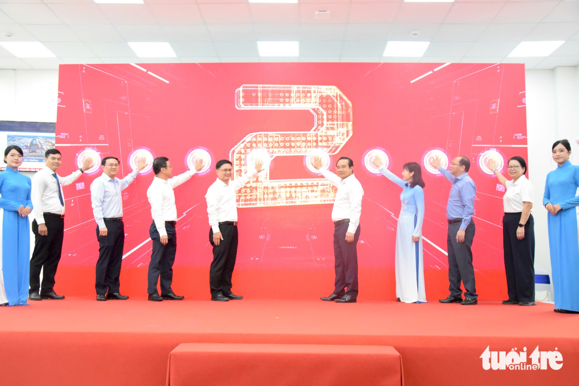 Chính thức ra mắt Trung tâm Phục vụ hành chính công TP.HCM, tiếp nhận cùng lúc 500 - 700 người 3 Chính thức ra mắt Trung tâm Phục vụ hành chính công TP.HCM, tiếp nhận cùng lúc 500 - 700 người - Ảnh 1.