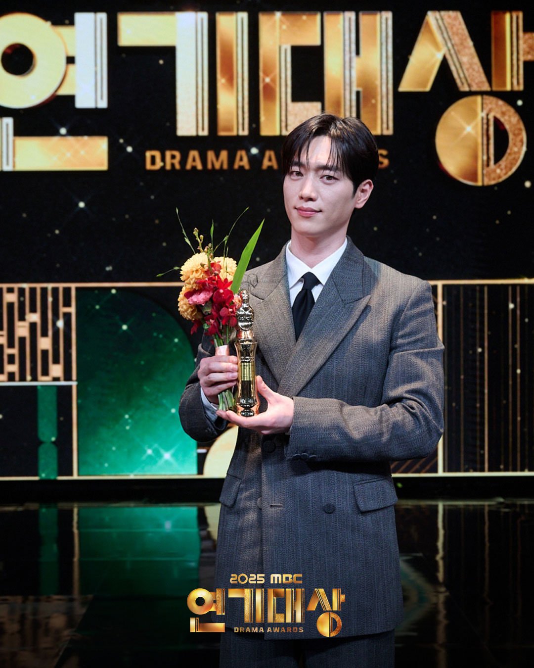 Khoảnh khắc 1 tài tử chửi thề khi hụt giải tại MBC Drama Awards 2025 gây bão?- Ảnh 5.