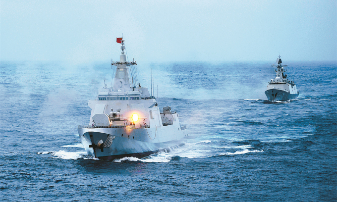 Chiến hạm Trung Quốc tham gia tập trận tại khu vực gần đảo Đài Loan trong ảnh công bố ngày 31/12. Ảnh: PLA