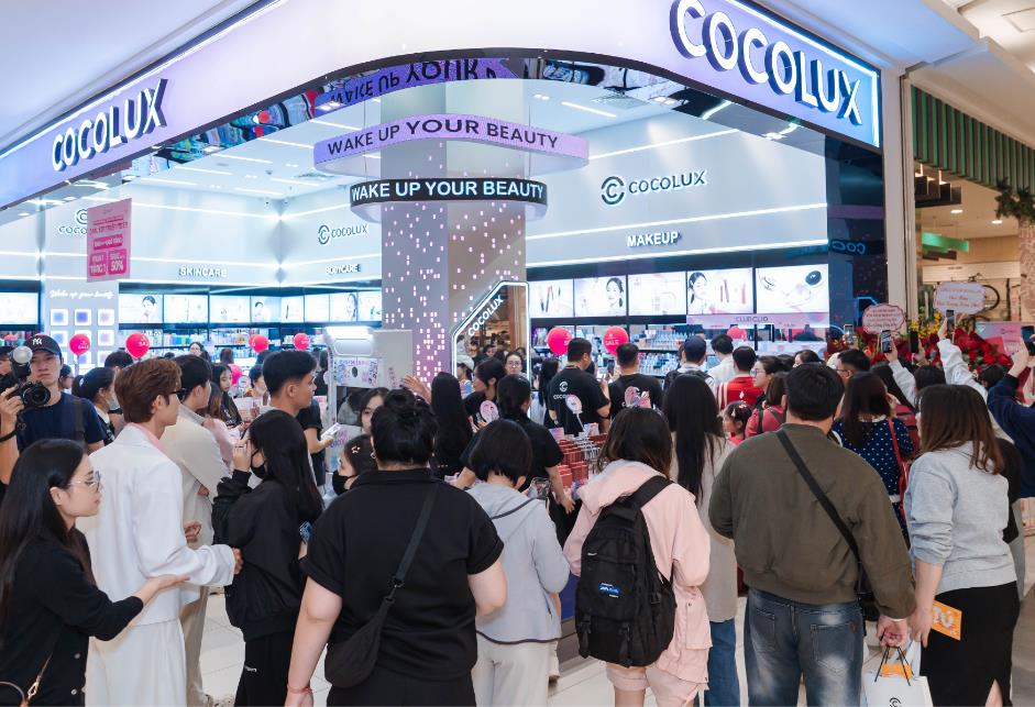 Ca sĩ Anh Tú xuất hiện cực cháy tại sự kiện COCOLUX x Club Clio, fan chen kín trung tâm thương mại- Ảnh 4.