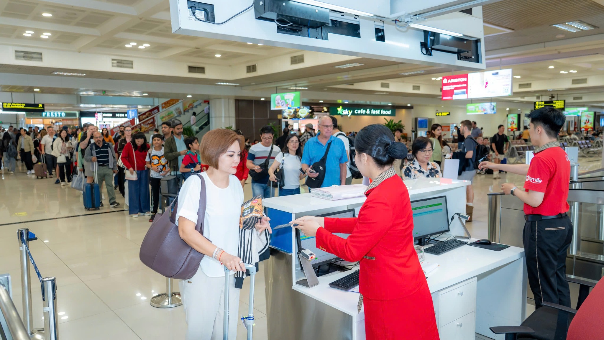 Sân bay Nội Bài đón hơn 110 . 000 Khách cuối năm , thúc đẩy kinh tế du lịch - Ảnh 6.