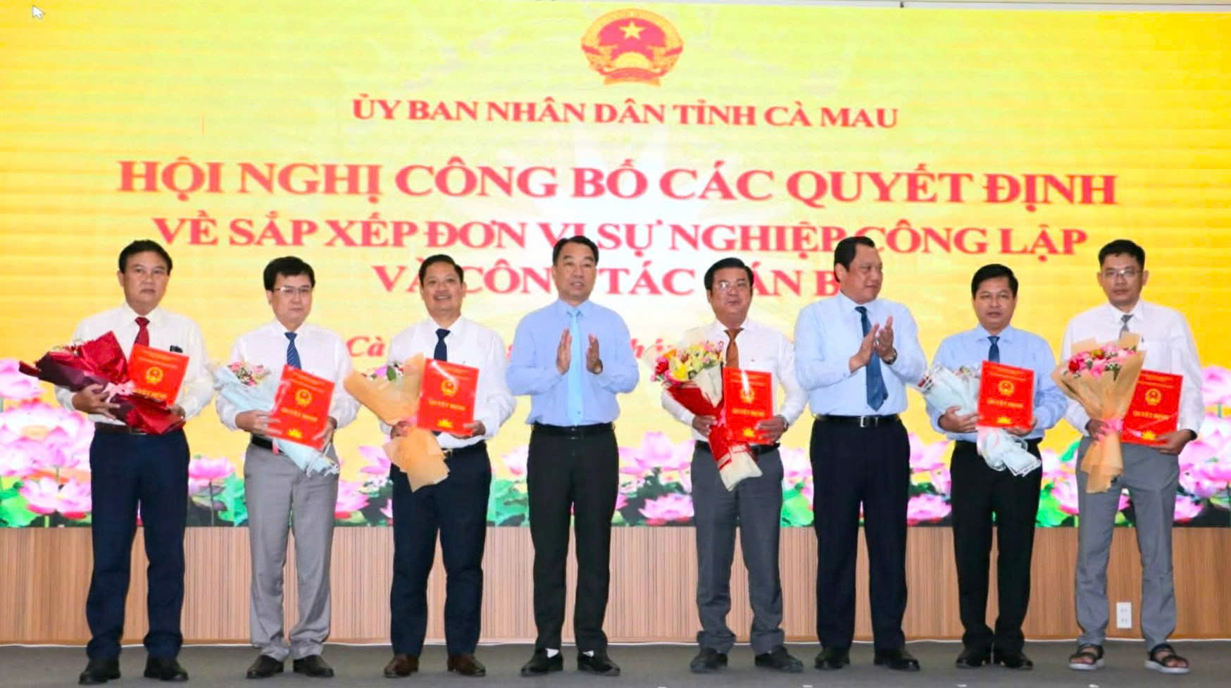 Cà Mau công bố 21 giám đốc, phó giám đốc ban quản lý dự án hợp nhất  - Ảnh 3.