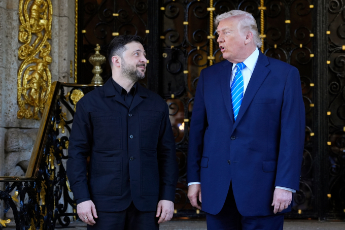 Tổng thống Trump tiếp Tổng thống Ukraine Volodymyr Zelensky tại Mar-a-Lago hôm 28/12. Ảnh: AP