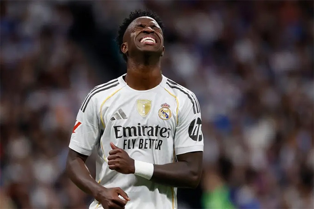 Top 10 cầu thủ mất giá thê thảm nhất bóng đá thế giới năm 2025 - 3