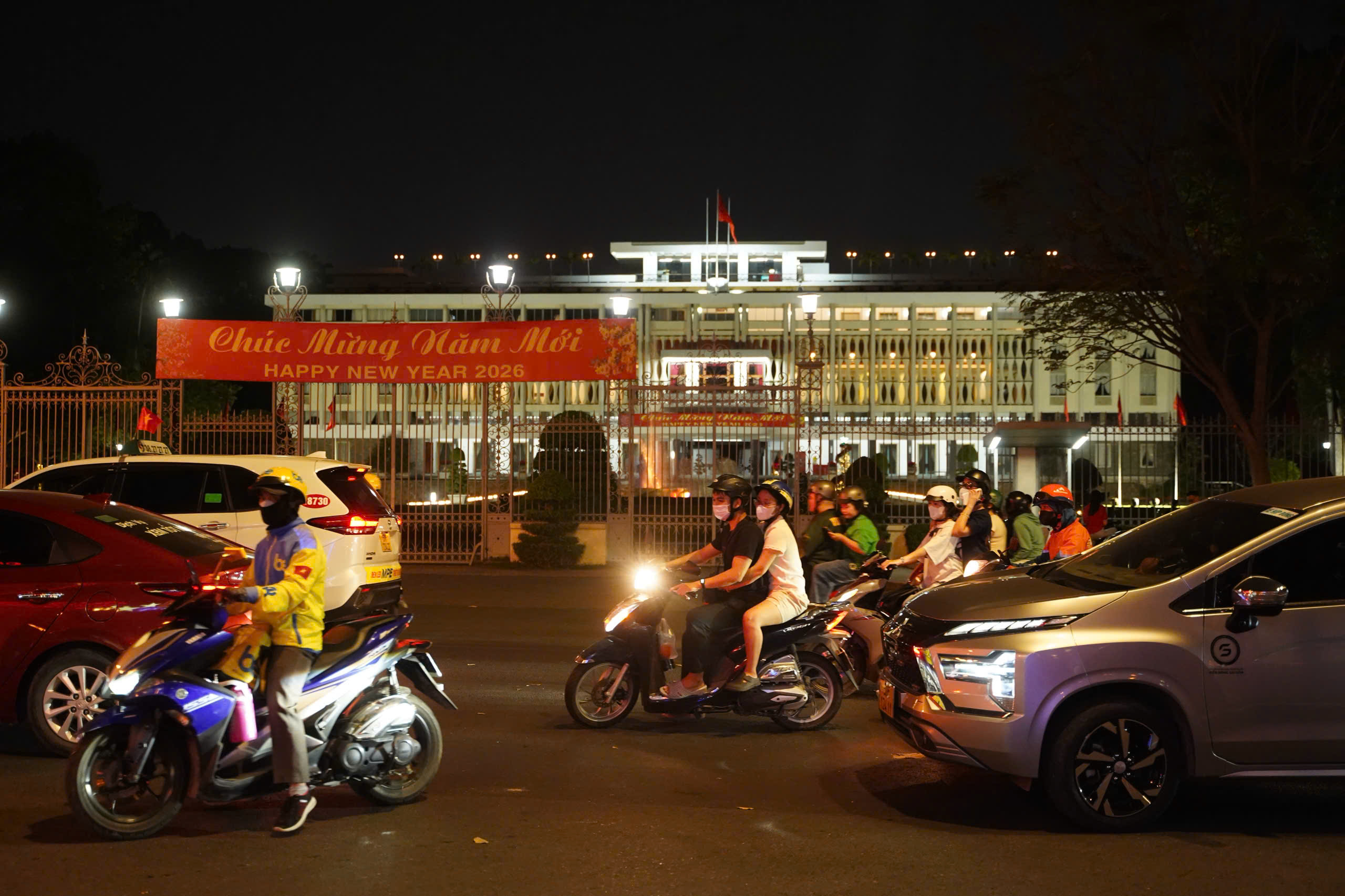 1767193711 127 Bien nguoi cho don xem phao hoa mung nam moi