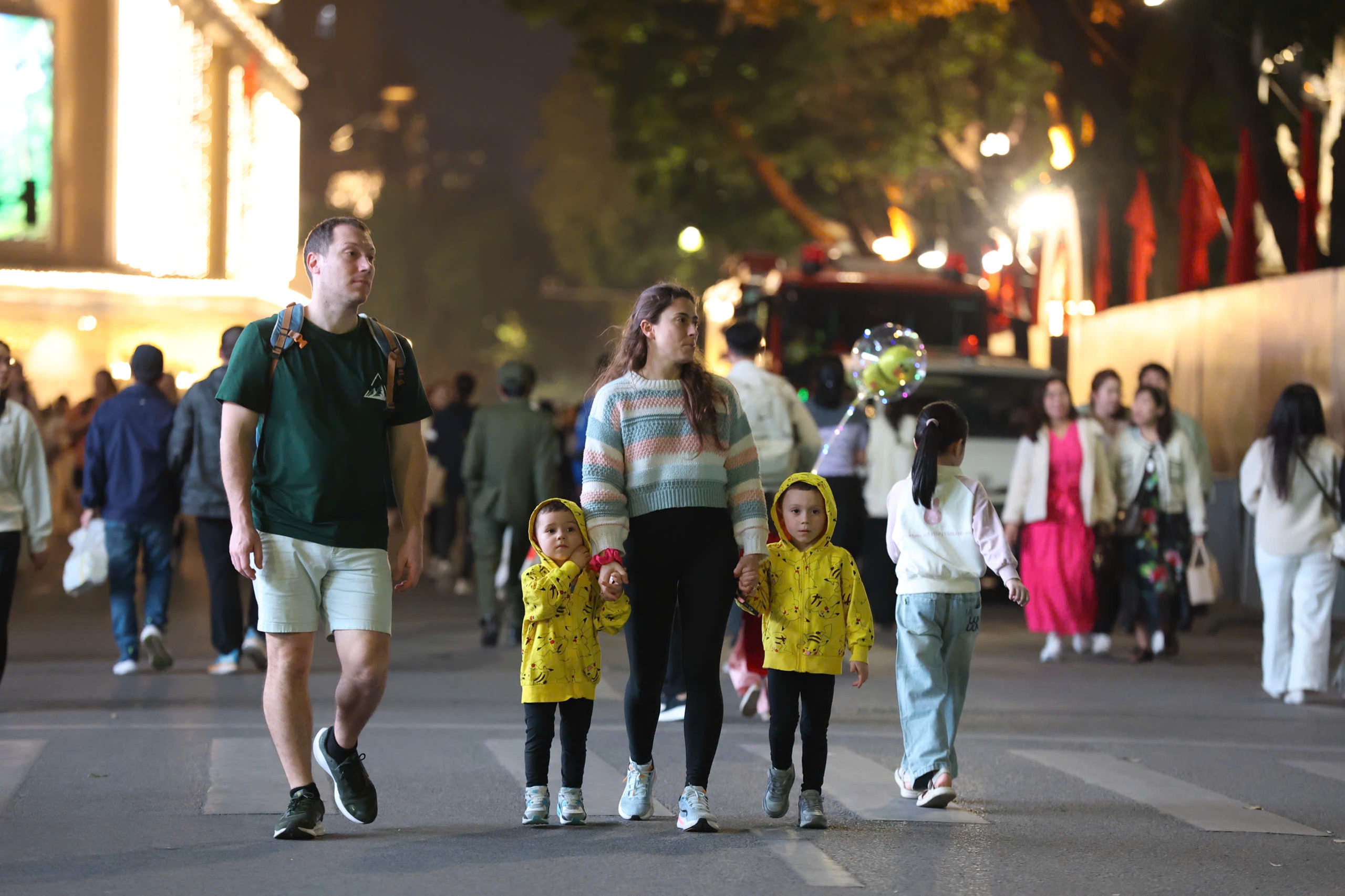 1767193713 412 Bien nguoi cho don xem phao hoa mung nam moi