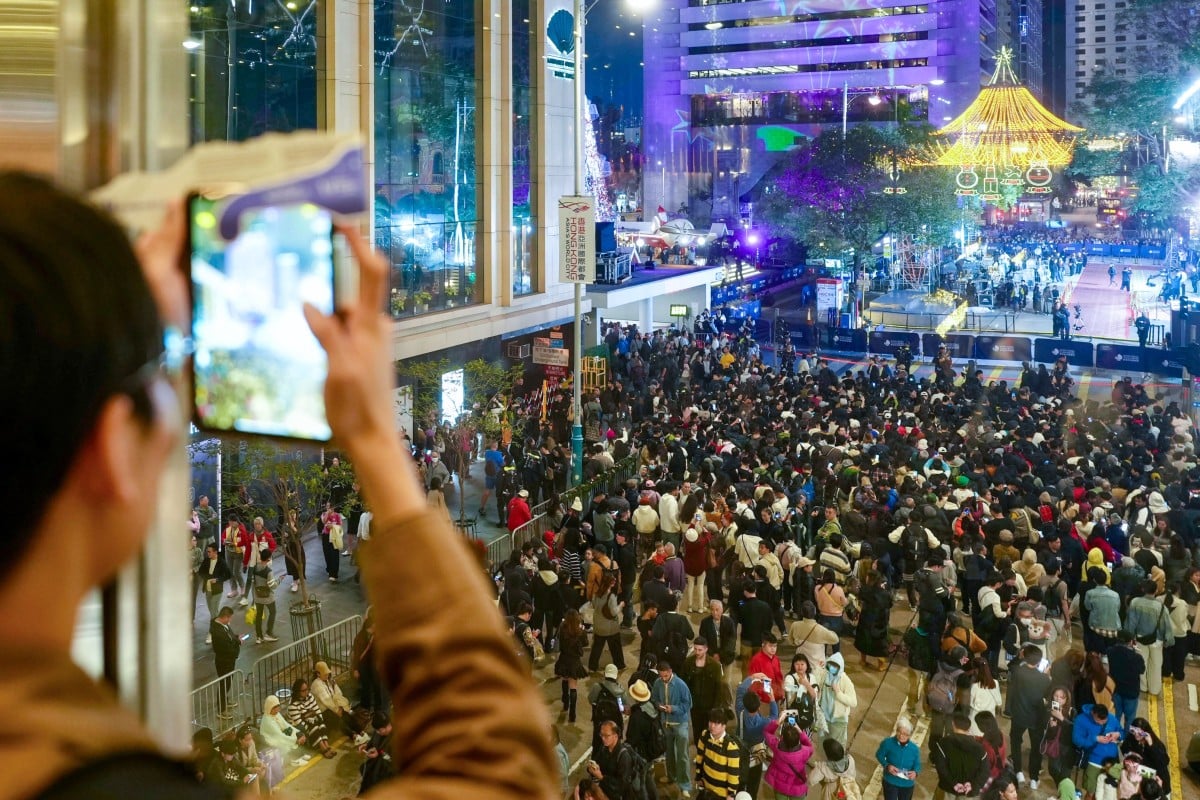 Châu Á đón giao thừa 2026 sớm: Nơi rực rỡ, nơi tĩnh lặng - Ảnh 14.