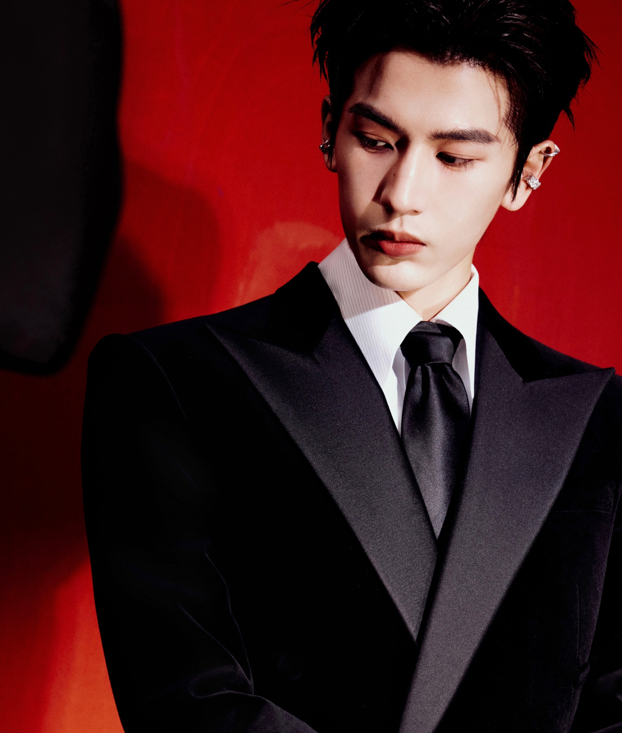 Mỹ nam đẹp nhất Đêm hội giao thừa 2026: Visual thách thức cả showbiz, pháo hoa đêm nay cũng không đẹp bằng- Ảnh 4.