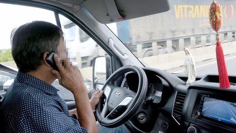 1.800 ‘mắt thần’ AI soi khắp Hà Nội, tất cả tài xế chú ý những lỗi dễ mất ngay tiền triệu- Ảnh 4. 1.800 ‘mắt thần’ AI soi khắp Hà Nội, tất cả tài xế chú ý những lỗi dễ mất ngay tiền triệu- Ảnh 4.