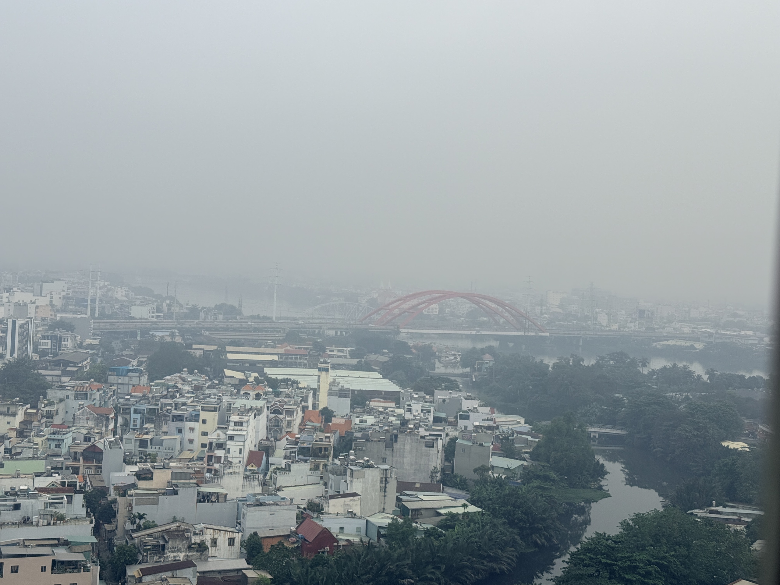 TP.HCM báo động ô nhiễm không khí: 2 'thủ phạm' chính và hướng giải quyết ngay- Ảnh 1. TP.HCM báo động ô nhiễm không khí: 2 'thủ phạm' chính và hướng giải quyết ngay- Ảnh 1.