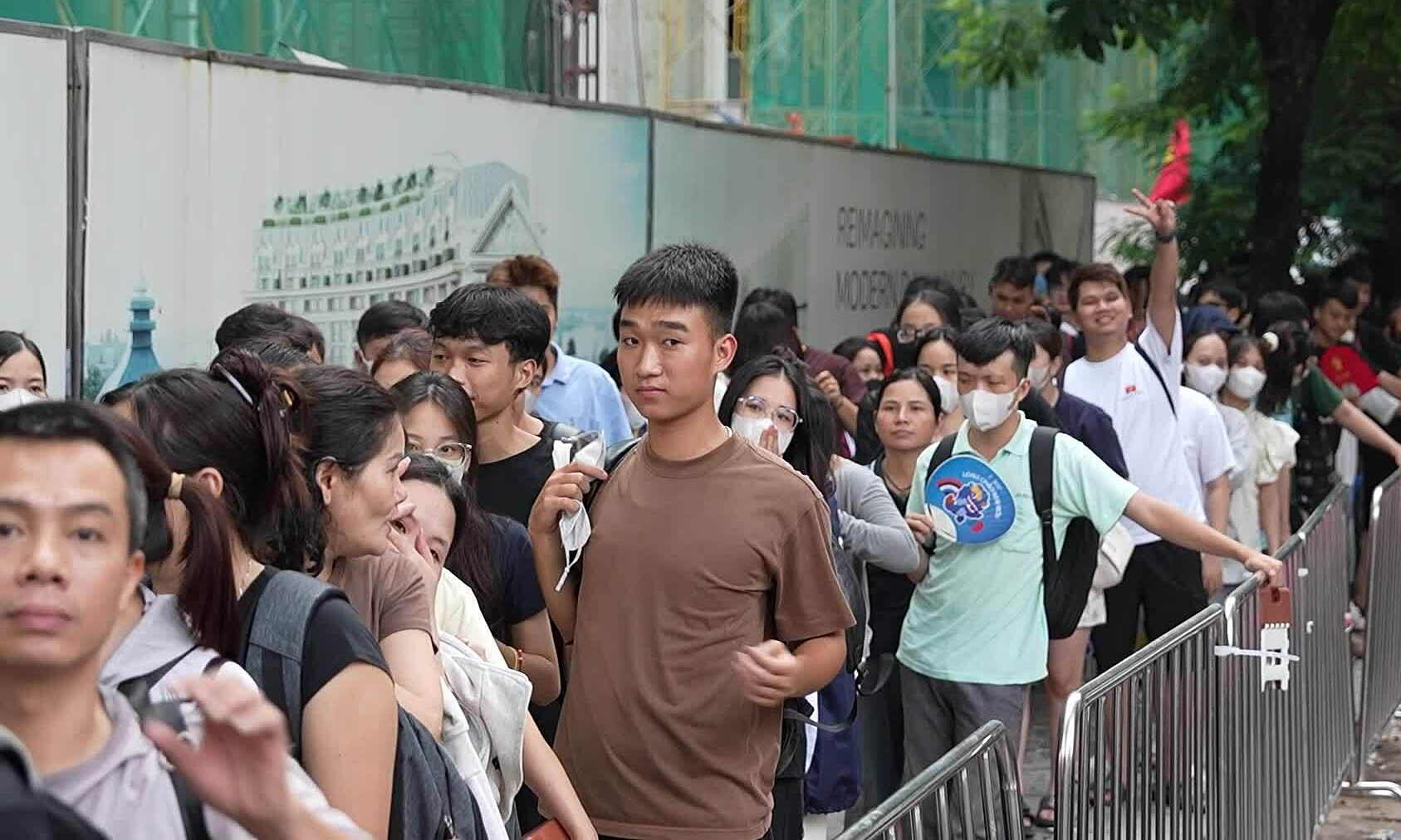 Khán giả xếp hàng nhận vé concert miễn phí 29/8/2025