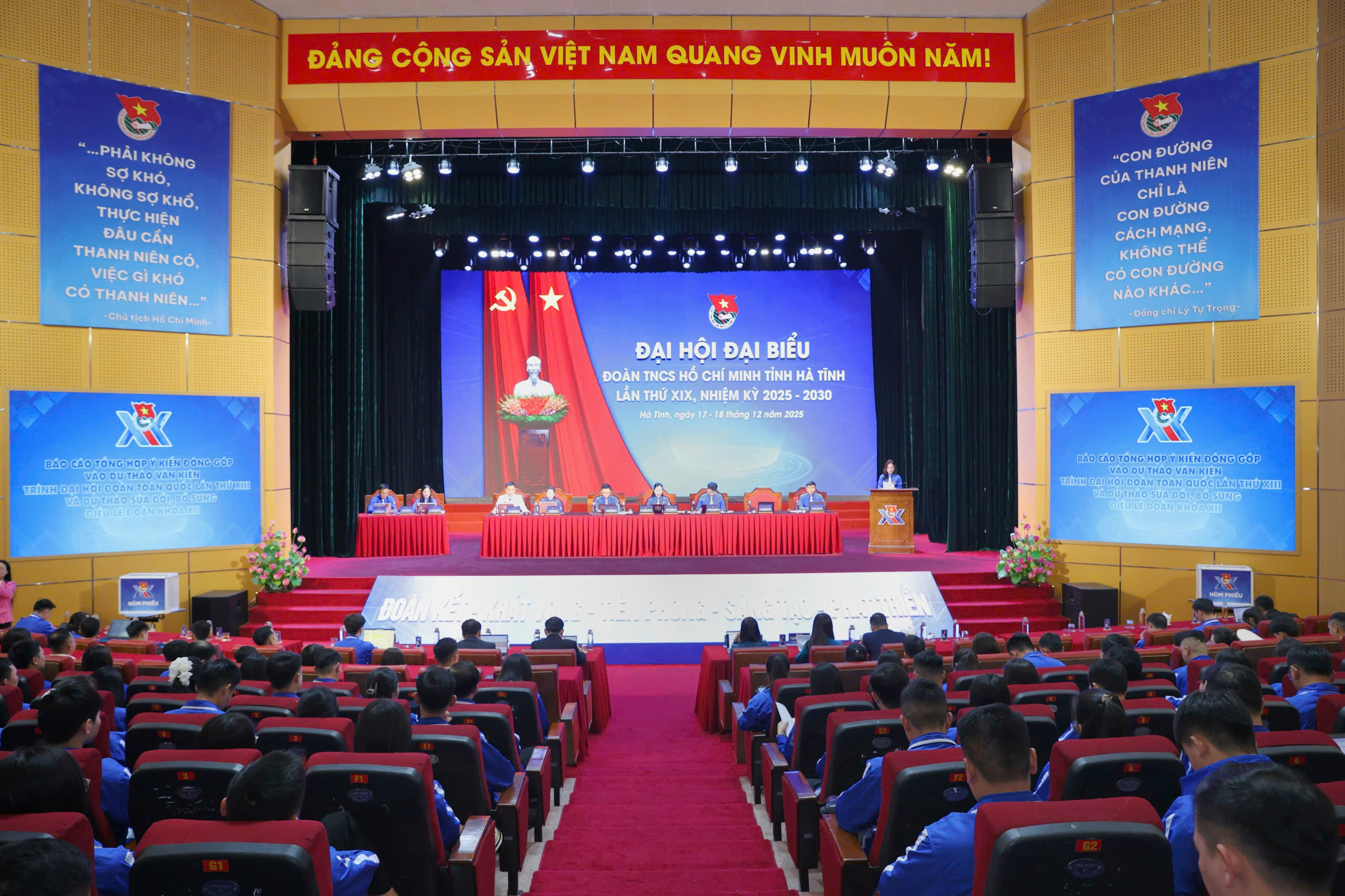 220 đại biểu dự Đại hội Đoàn TNCS Hồ Chí Minh tỉnh Hà Tĩnh 1 220 đại biểu dự Đại hội Đoàn TNCS Hồ Chí Minh tỉnh Hà Tĩnh - Ảnh 1.