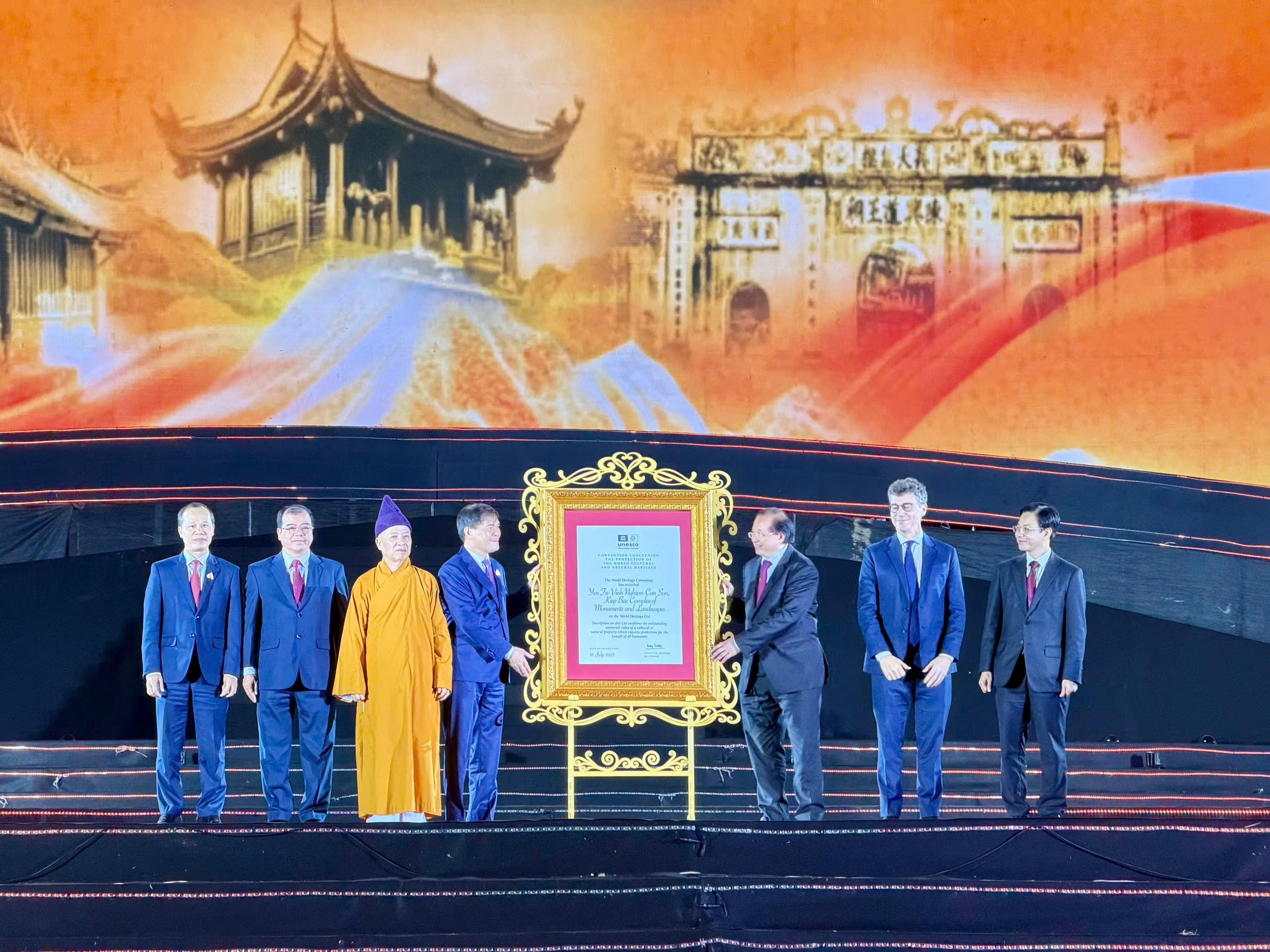 3 Địa phương cùng lúc đón bằng Di sản văn hóa thế giới từ UNESCO - Ảnh 1. 3 Địa phương cùng lúc đón bằng Di sản văn hóa thế giới từ UNESCO - Ảnh 1.