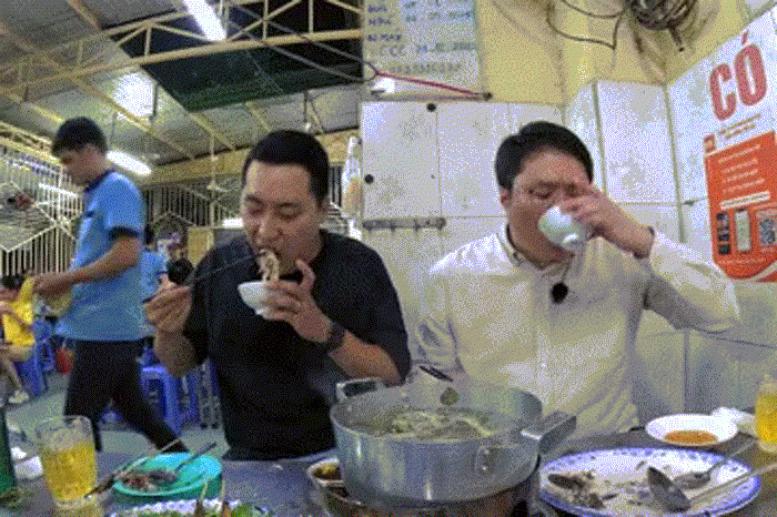 3 khách Hàn thử đặc sản miền Tây ở TPHCM, nói 'hơi sợ nhưng ăn ngon' - 7