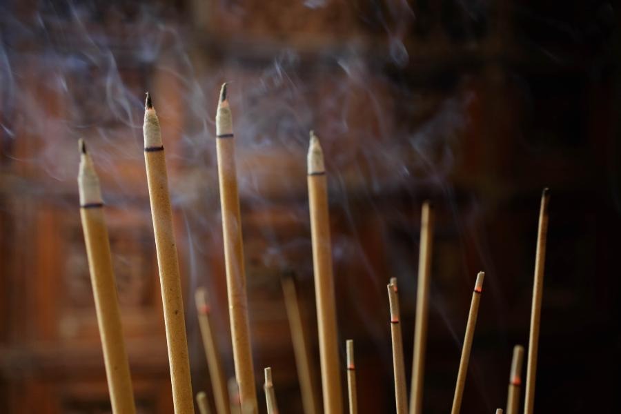 3 khung giờ thắp hương đẹp nhất ngày Mùng 1 Âm lịch- Ảnh 1.