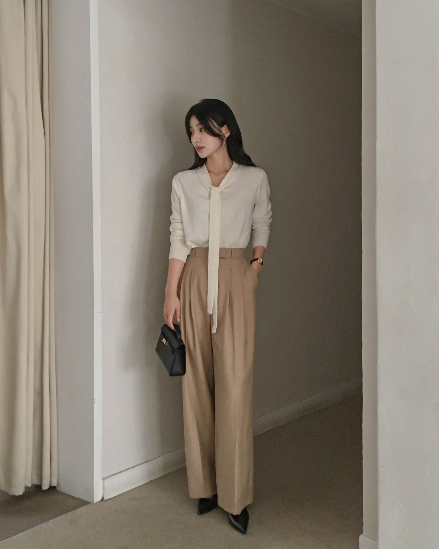 4 công thức mặc áo mỏng dài tay hợp nhất với những ngày không lạnh- Ảnh 8. 4 công thức mặc áo mỏng dài tay hợp nhất với những ngày không lạnh- Ảnh 8.